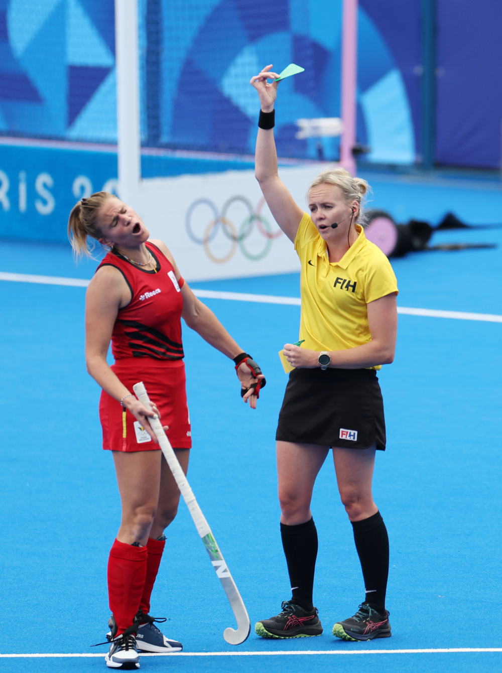 阿根廷女足球队在比赛中遇到困难 阿根廷女足球队在比赛中遇到困难