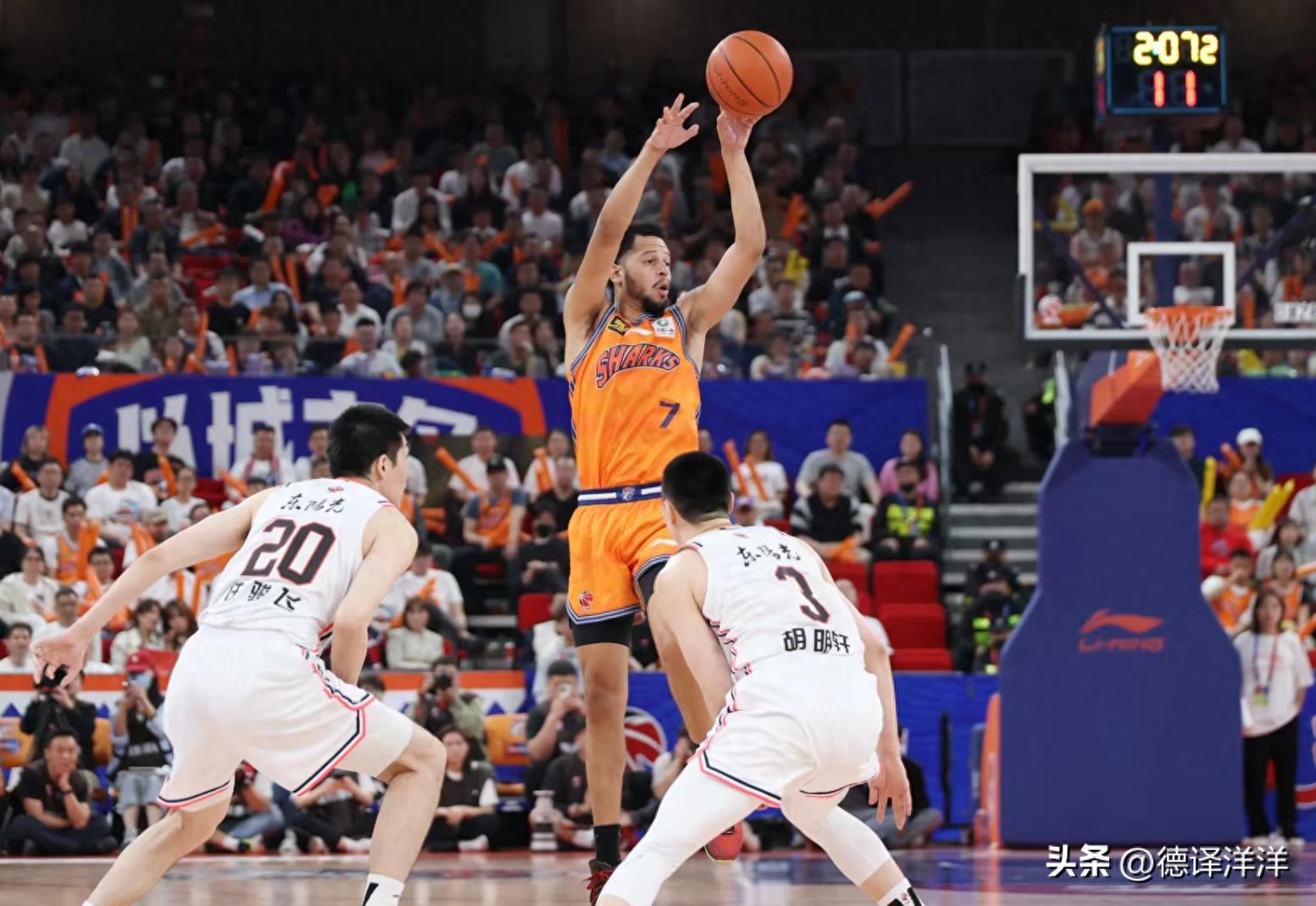 临场绝杀助球队逆袭，逆转比分颠覆局势令人眼前一亮的简单介绍