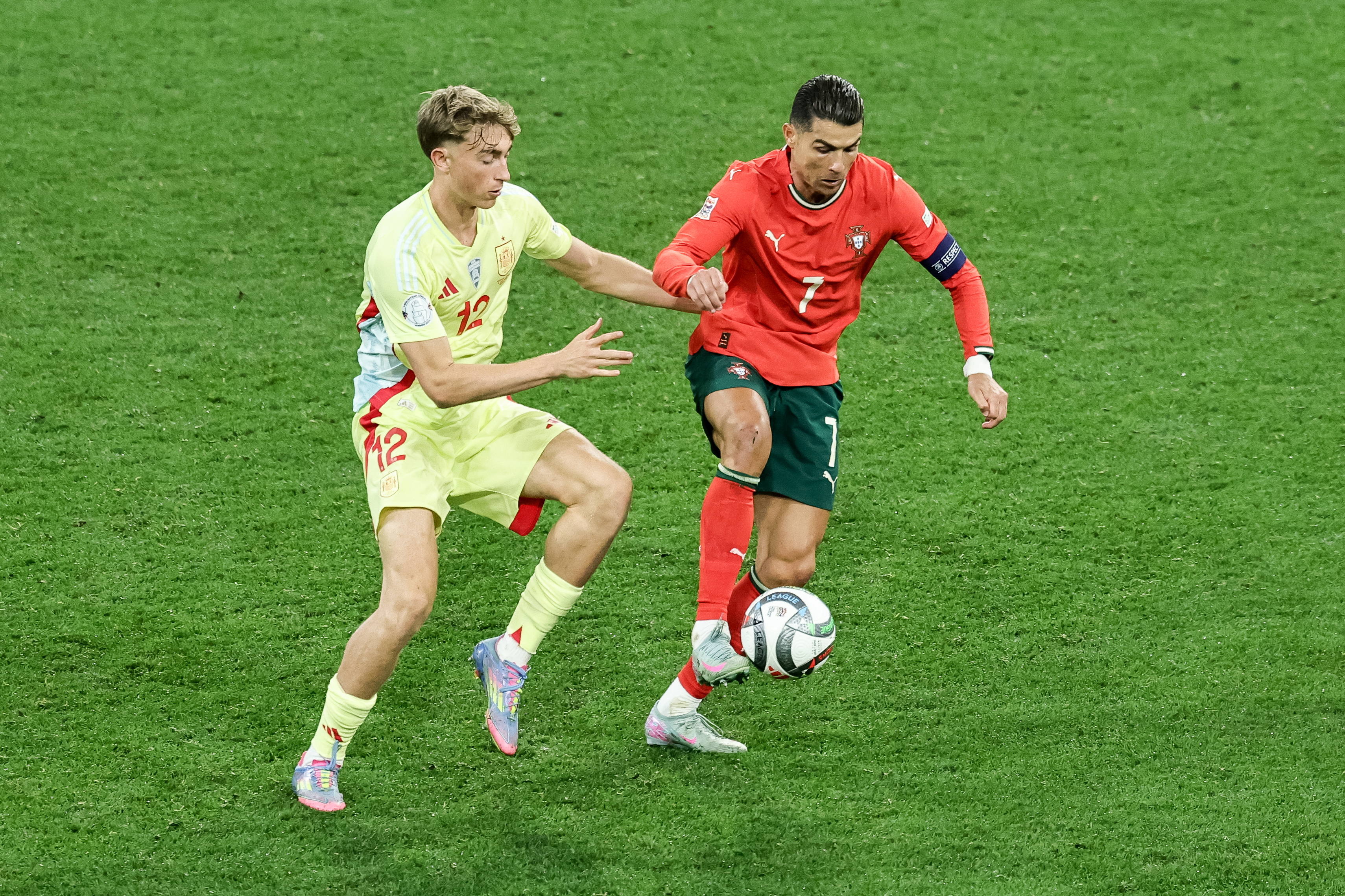 开云下载-葡萄牙队淘汰法国队，赢得胜利之门