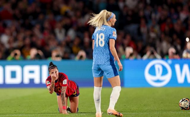 欧洲女足选手展现实力，成功晋级半决赛