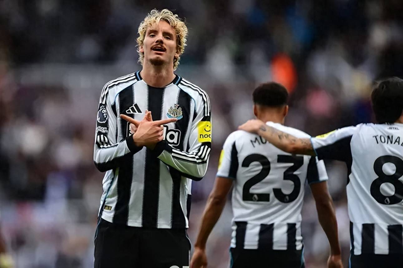 斯图加特新援合练首秀,球队实力或迎提升的简单介绍 斯图加特新援合练首秀,球队实力或迎提升的简单介绍