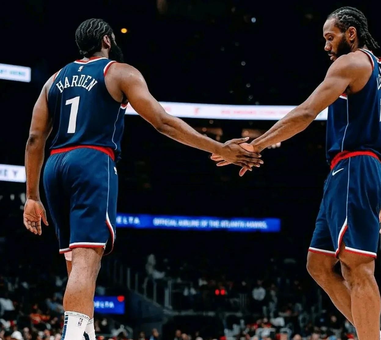 开云体育平台APP-快船惜败开拓者，遭遇两连败