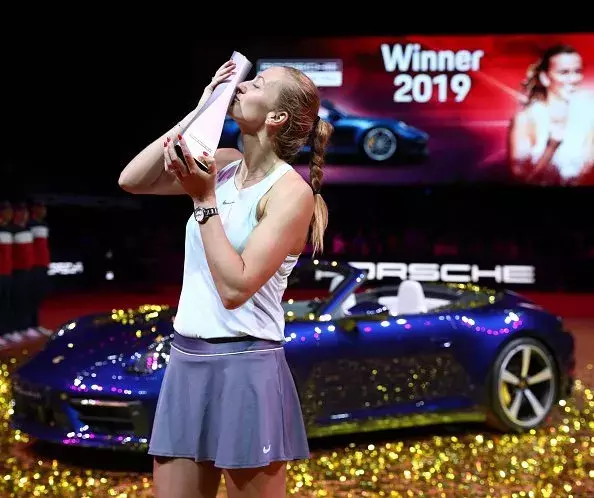 关于斯图加特队再夺胜利，确立稳定实力的信息