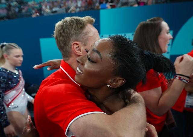 体操比赛美国队斩获女团冠军的简单介绍 体操比赛美国队斩获女团冠军的简单介绍