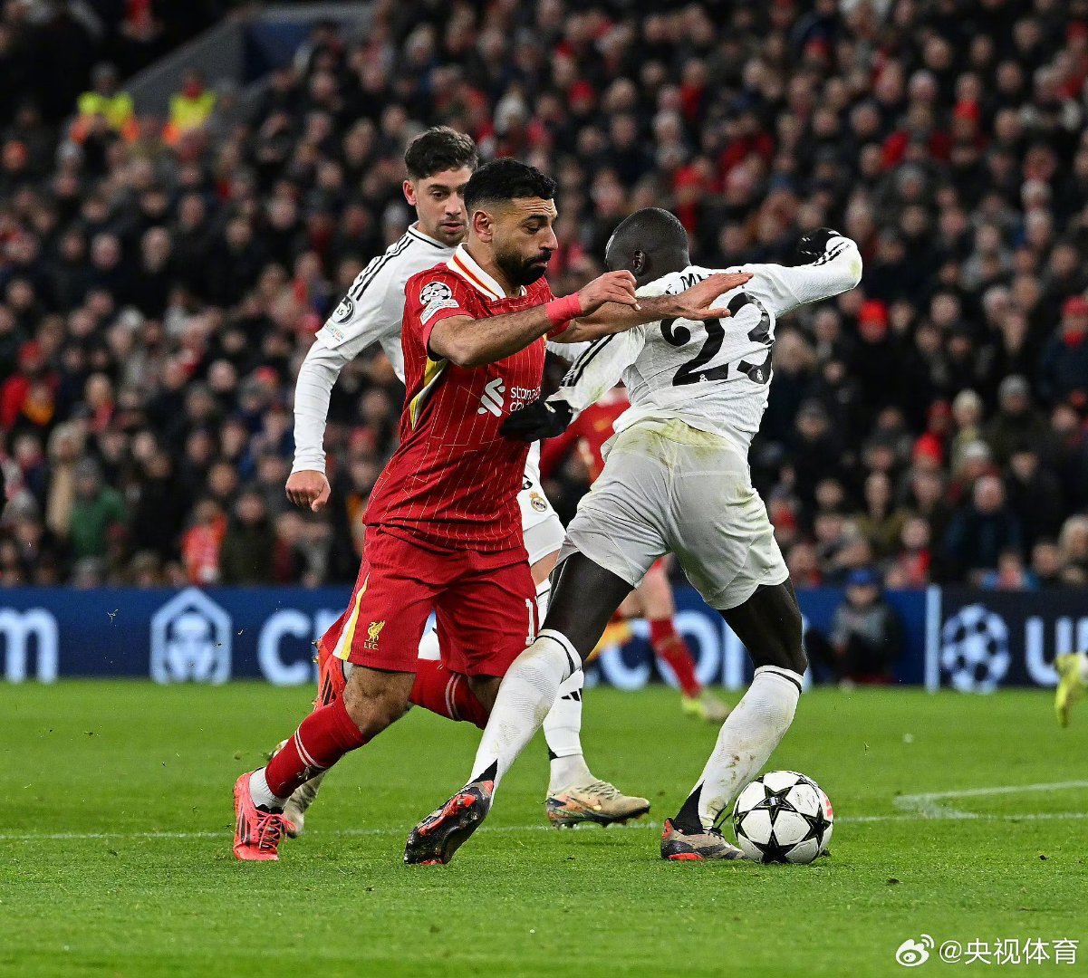 关于利物浦主场大捷，轻取对手晋级的信息