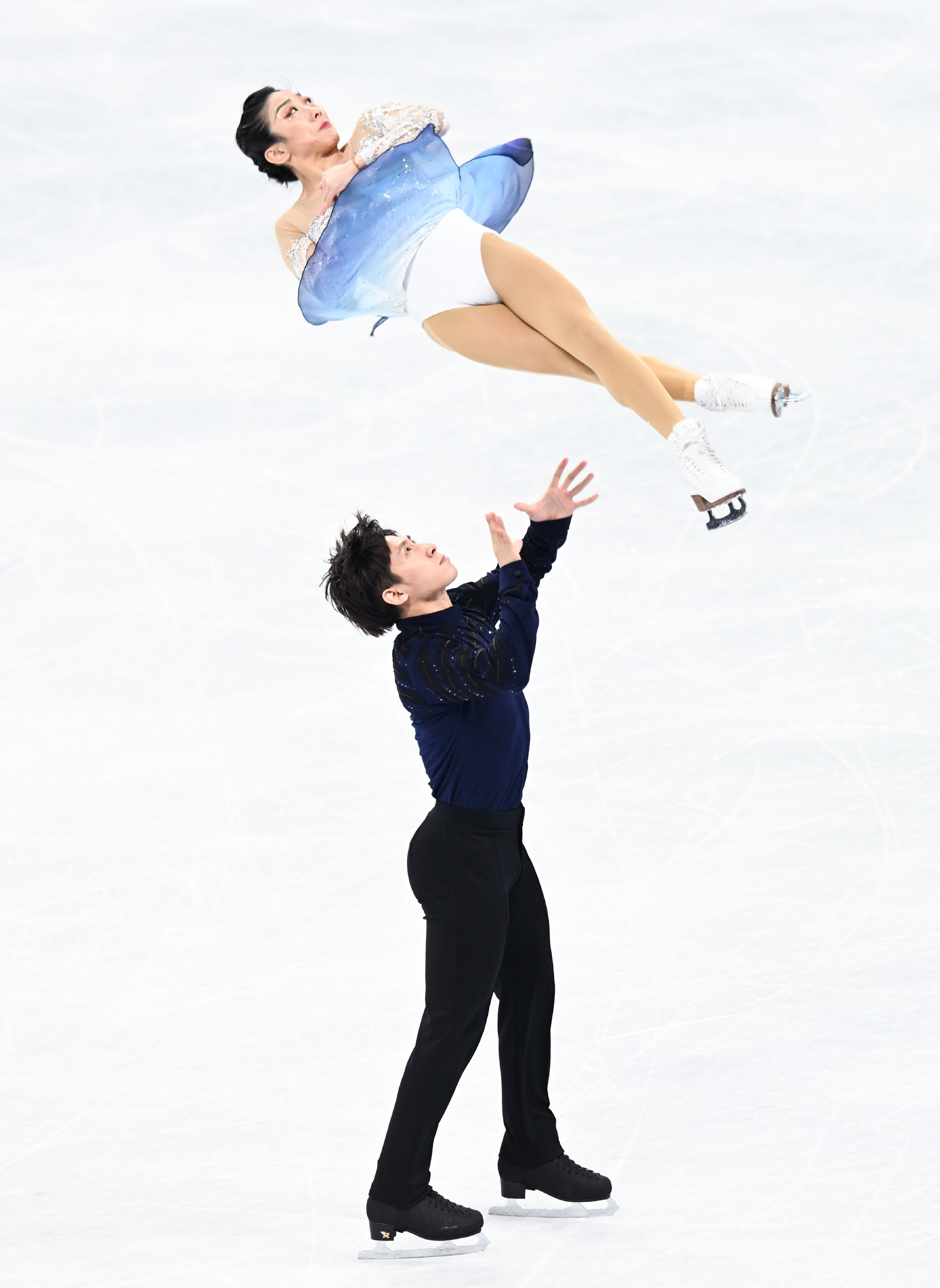 开云体育app-独具风采：花样滑冰选手展现绝美动作的简单介绍