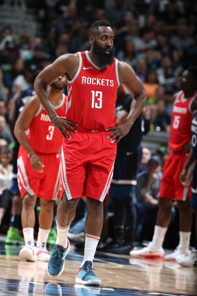 火箭复兴:保罗中场两得手赞誉绕球风暴的简单介绍 火箭复兴:保罗中场两得手赞誉绕球风暴的简单介绍