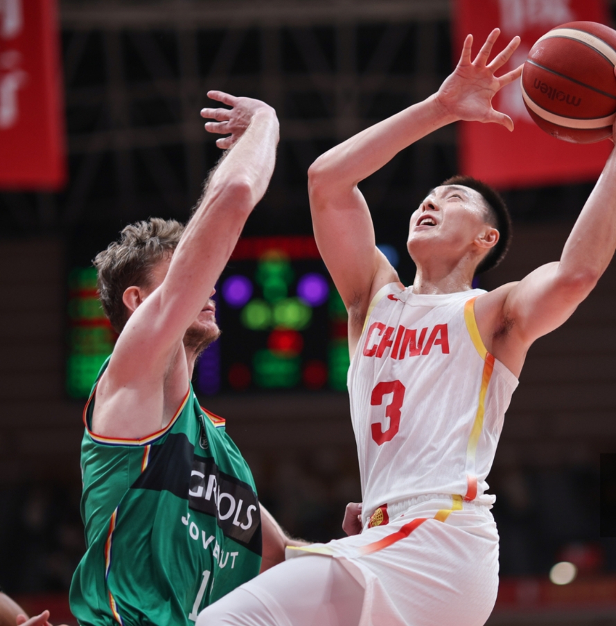 开云足球直播-中国男篮横扫热火B队，加里纳利绝境逆转