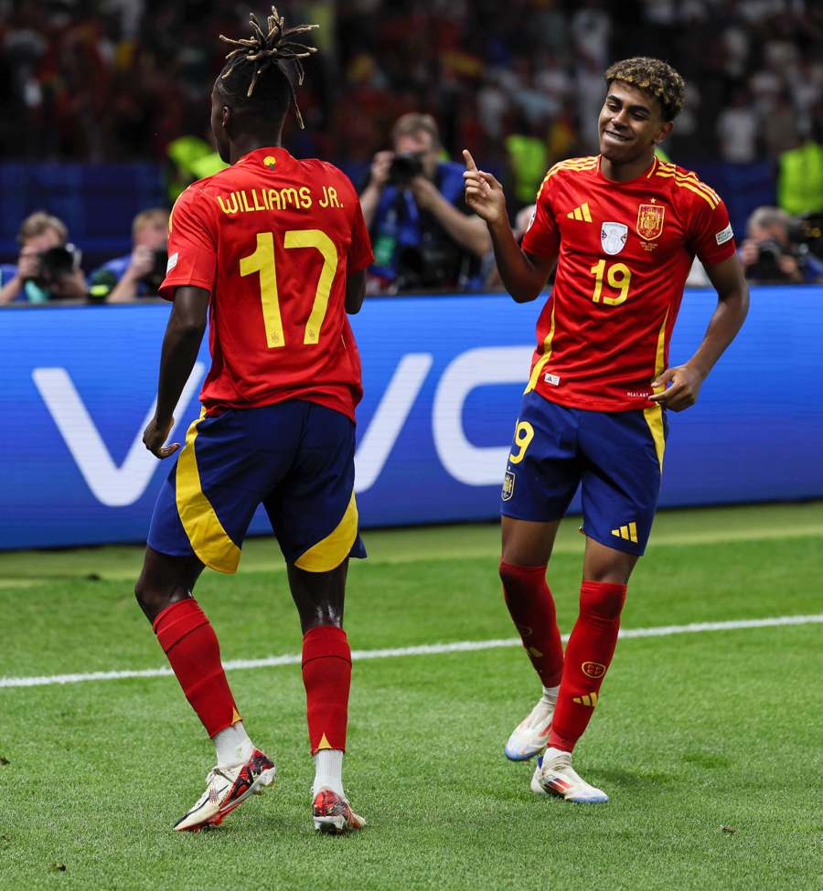 巴西横扫法国，格纳布里带队取胜