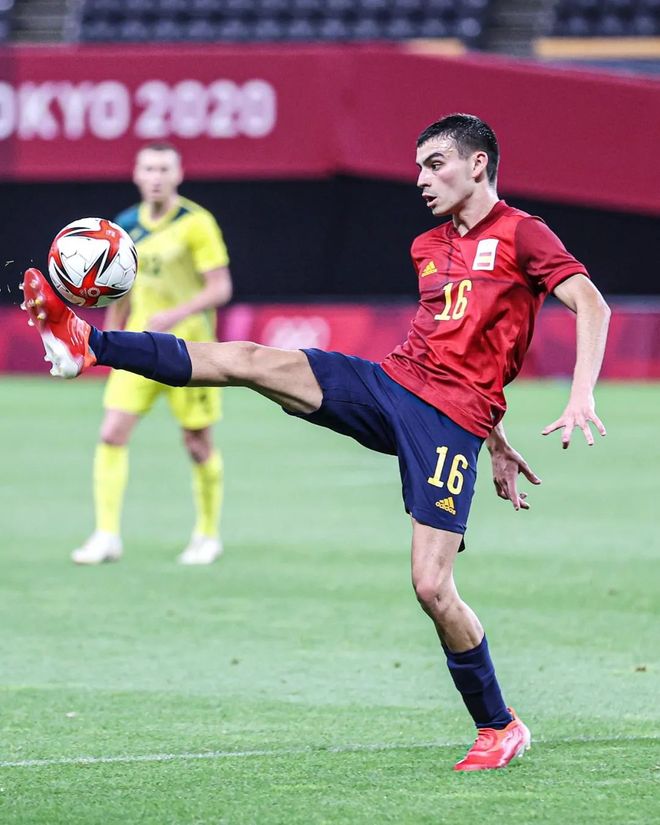 波兰鏖战日本，佩德里统治全场的简单介绍