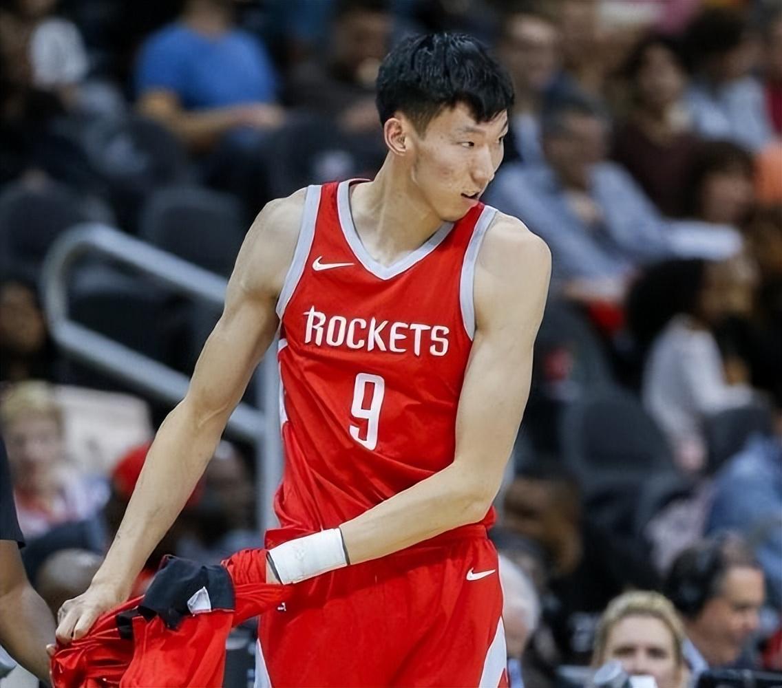 包含勇士逆转深圳队，周琦刷新纪录的词条