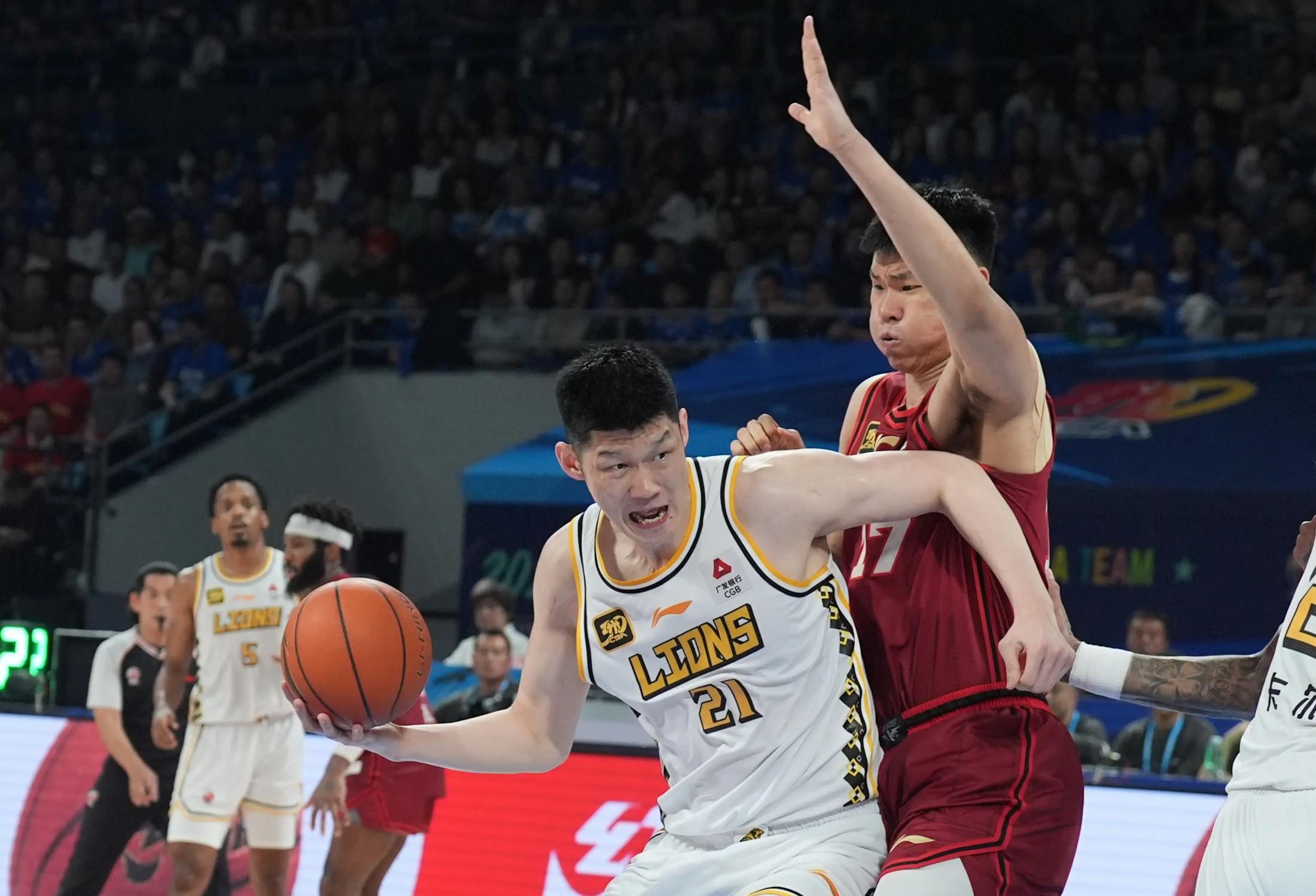 灰熊绝杀广东队，胡金秋高光表现的简单介绍