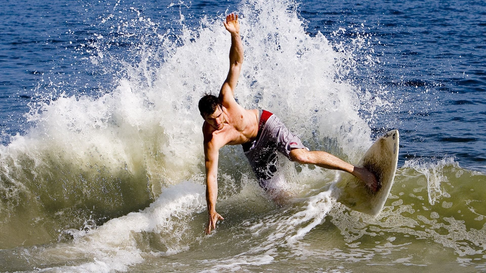 开云官网-舞台越大，范弗利特越强，英超争冠之夜的终极考验
