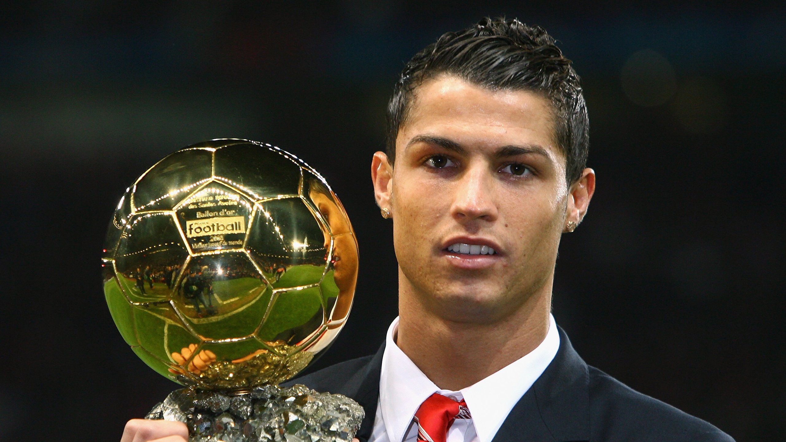 开云体育入口-英超争冠焦点战，法国全面压制威尔士的战术启示