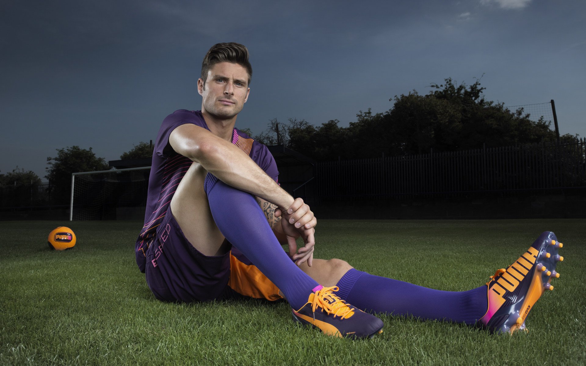 赛道霸权新纪元，雷诺铁骑无情碾压红牛二队，佩雷兹一骑绝尘惊艳围场